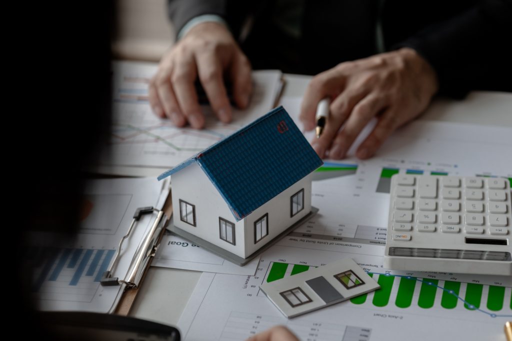 accommodation agency and client are planning together about finance because the client wanted to buy